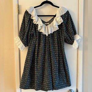 !!! ISO DOEN CHATEAU DRESS !!!!